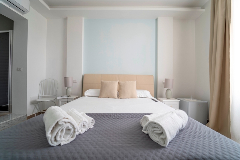 RELAXING ROOMS